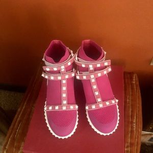 Valentino Garavani trendy sneakers!